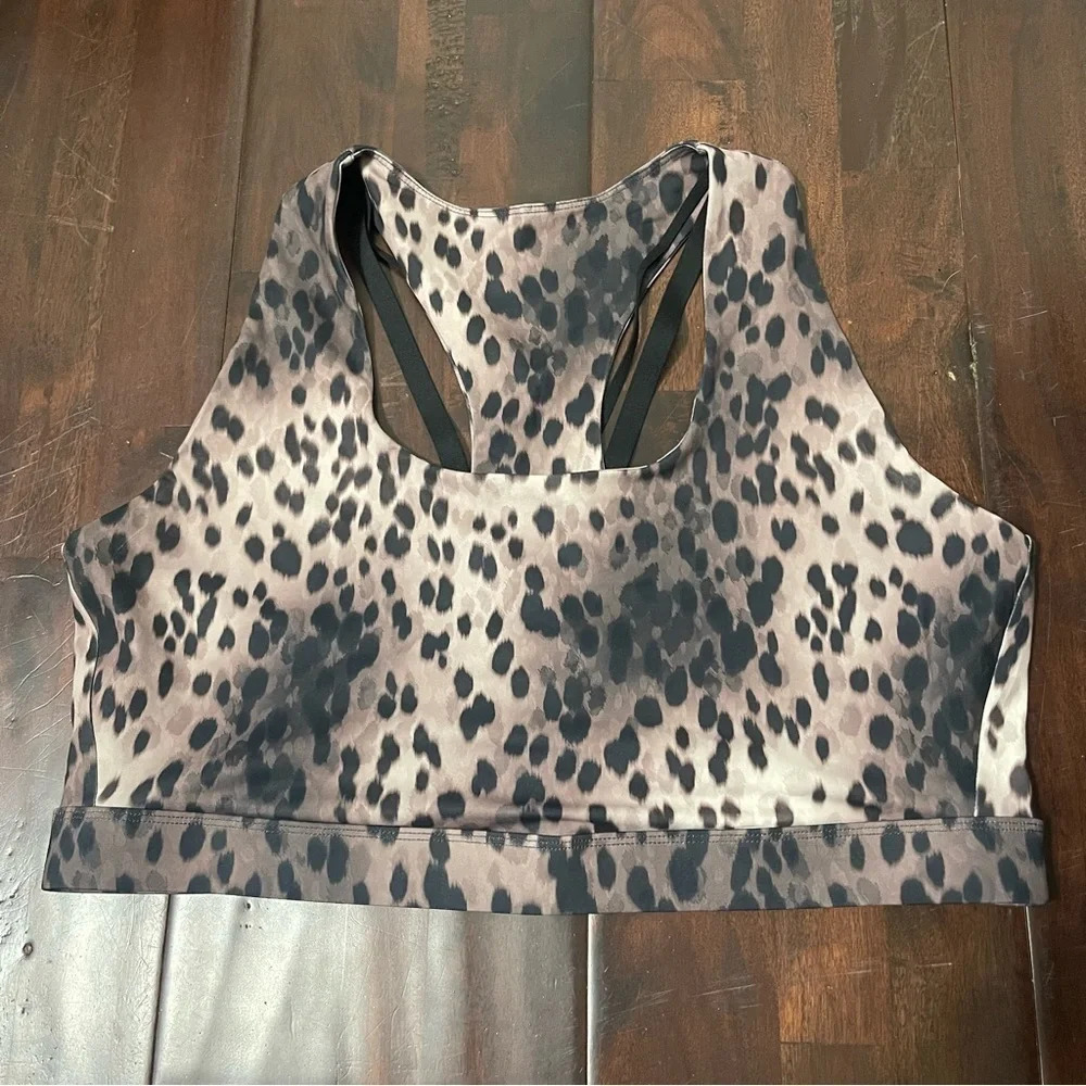 Fabletics Medium Impact Sports Bra Women’s 2X No Padding Strappy Athletic